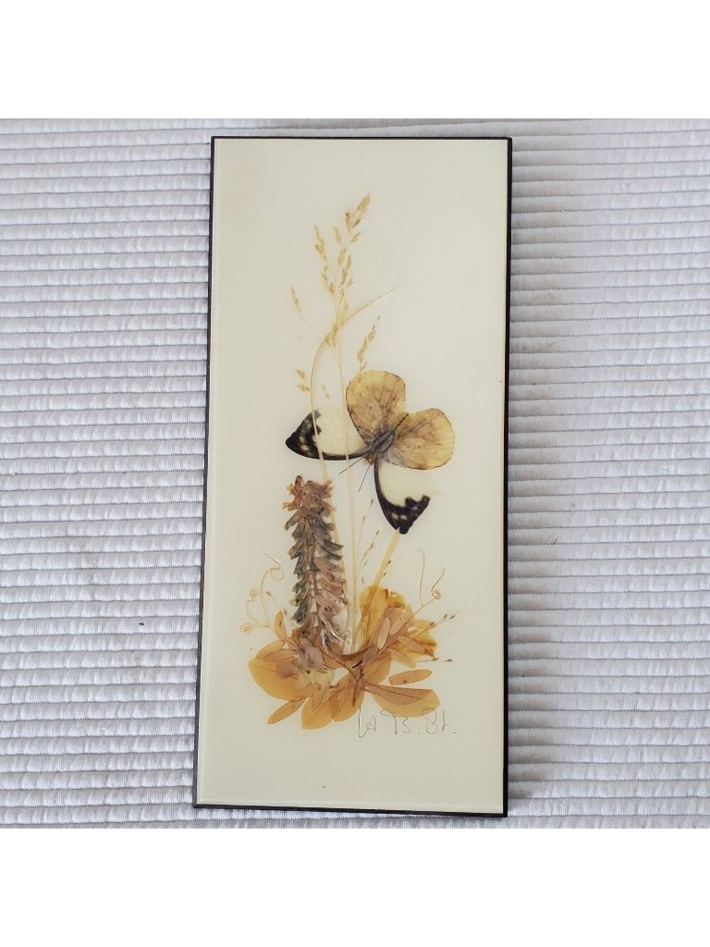 Henni Original Butterfly Dried Press Flowers 9.25x4 Plaque Resin Vintage Signed